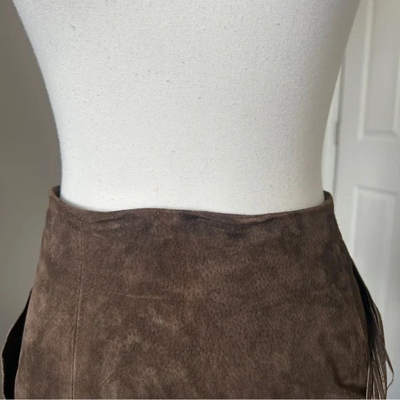 Y2K “Le Chateau” Brown Pig Leather Mini A-Line Skirt with Fringe Belt - Picture 5 of 8